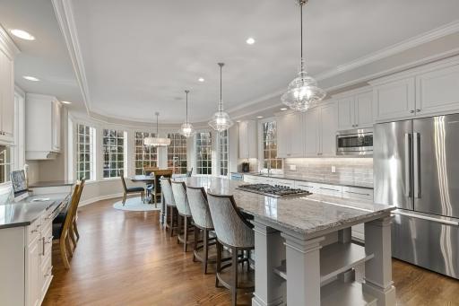 8678 Sherwood Bluff, Eden Prairie, MN 55347
