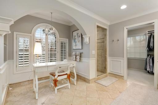 8678 Sherwood Bluff, Eden Prairie, MN 55347
