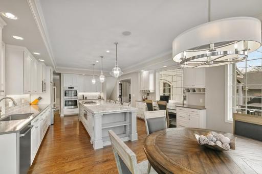 8678 Sherwood Bluff, Eden Prairie, MN 55347