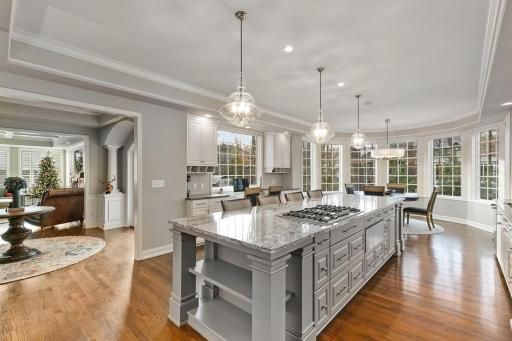 8678 Sherwood Bluff, Eden Prairie, MN 55347