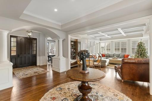 8678 Sherwood Bluff, Eden Prairie, MN 55347