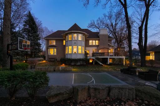 8678 Sherwood Bluff, Eden Prairie, MN 55347