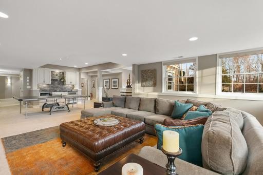 8678 Sherwood Bluff, Eden Prairie, MN 55347
