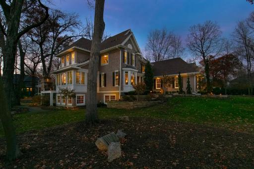 8678 Sherwood Bluff, Eden Prairie, MN 55347