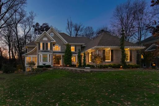 8678 Sherwood Bluff, Eden Prairie, MN 55347