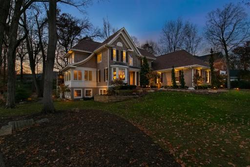 8678 Sherwood Bluff, Eden Prairie, MN 55347