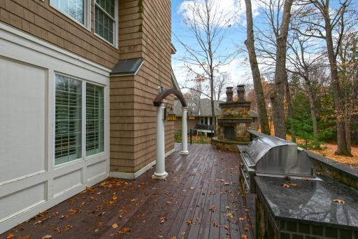 8678 Sherwood Bluff, Eden Prairie, MN 55347