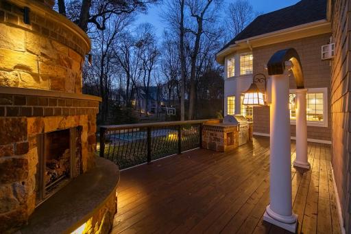 8678 Sherwood Bluff, Eden Prairie, MN 55347