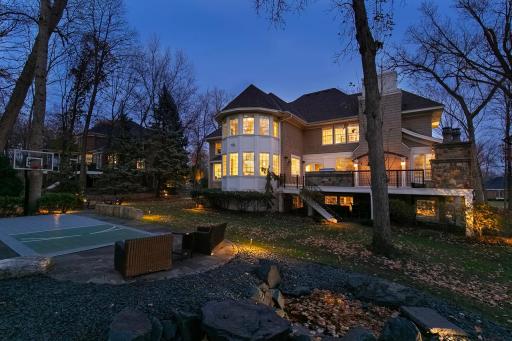 8678 Sherwood Bluff, Eden Prairie, MN 55347