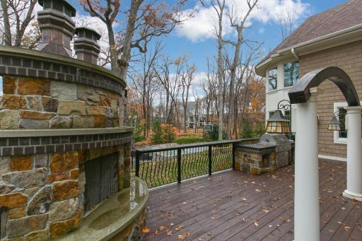 8678 Sherwood Bluff, Eden Prairie, MN 55347