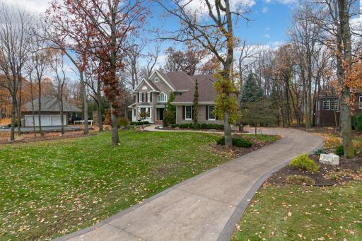 8678 Sherwood Bluff, Eden Prairie, MN 55347