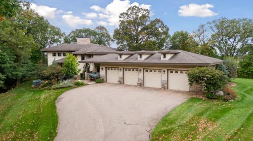 10 Windy Ridge Place, Mendota, MN 55150