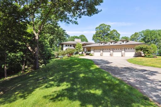 Estate setting - very long private driveway
