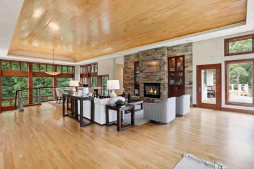 10 Windy Ridge Place, Mendota, MN 55150