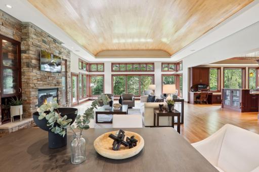 10 Windy Ridge Place, Mendota, MN 55150