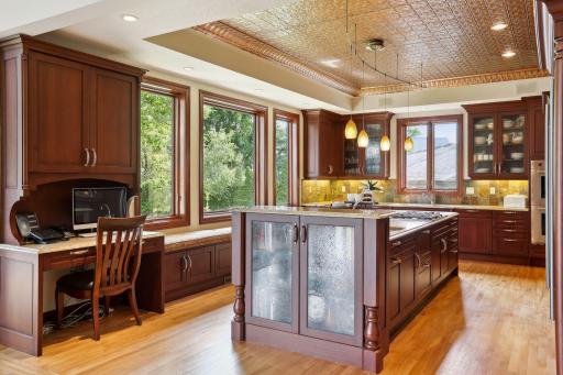10 Windy Ridge Place, Mendota, MN 55150