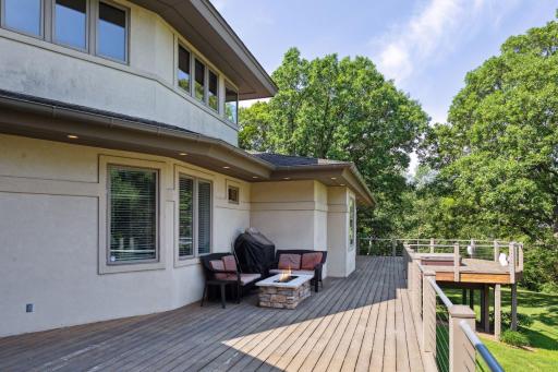 10 Windy Ridge Place, Mendota, MN 55150