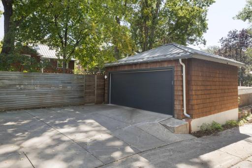 2120 Kenwood Parkway, Minneapolis, MN 55405