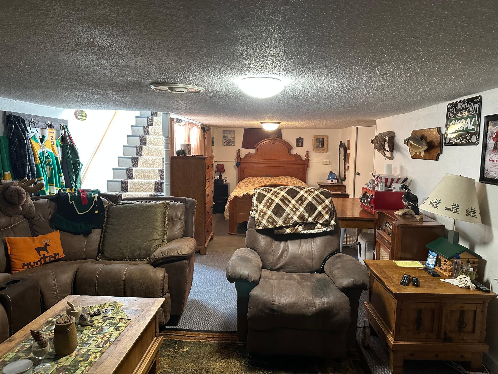 Family room 2.jpg