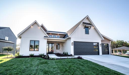 733 Ensconced Way, Chaska, MN 55318