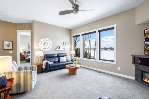 Upper level family room with 10' ceilings
