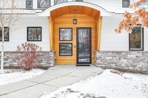 1300 Bluebill Bay Road, Burnsville, MN 55306