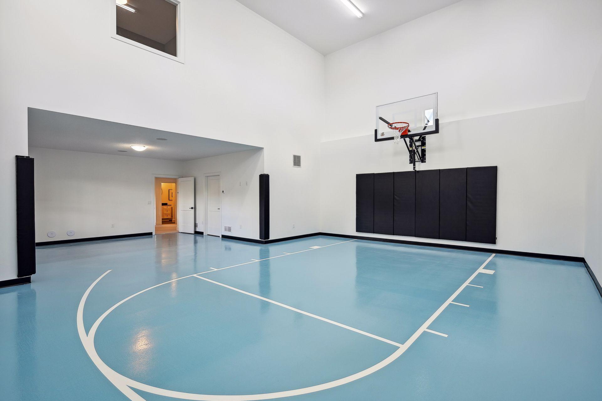 Large Sport Court w/ 3-pt Line
