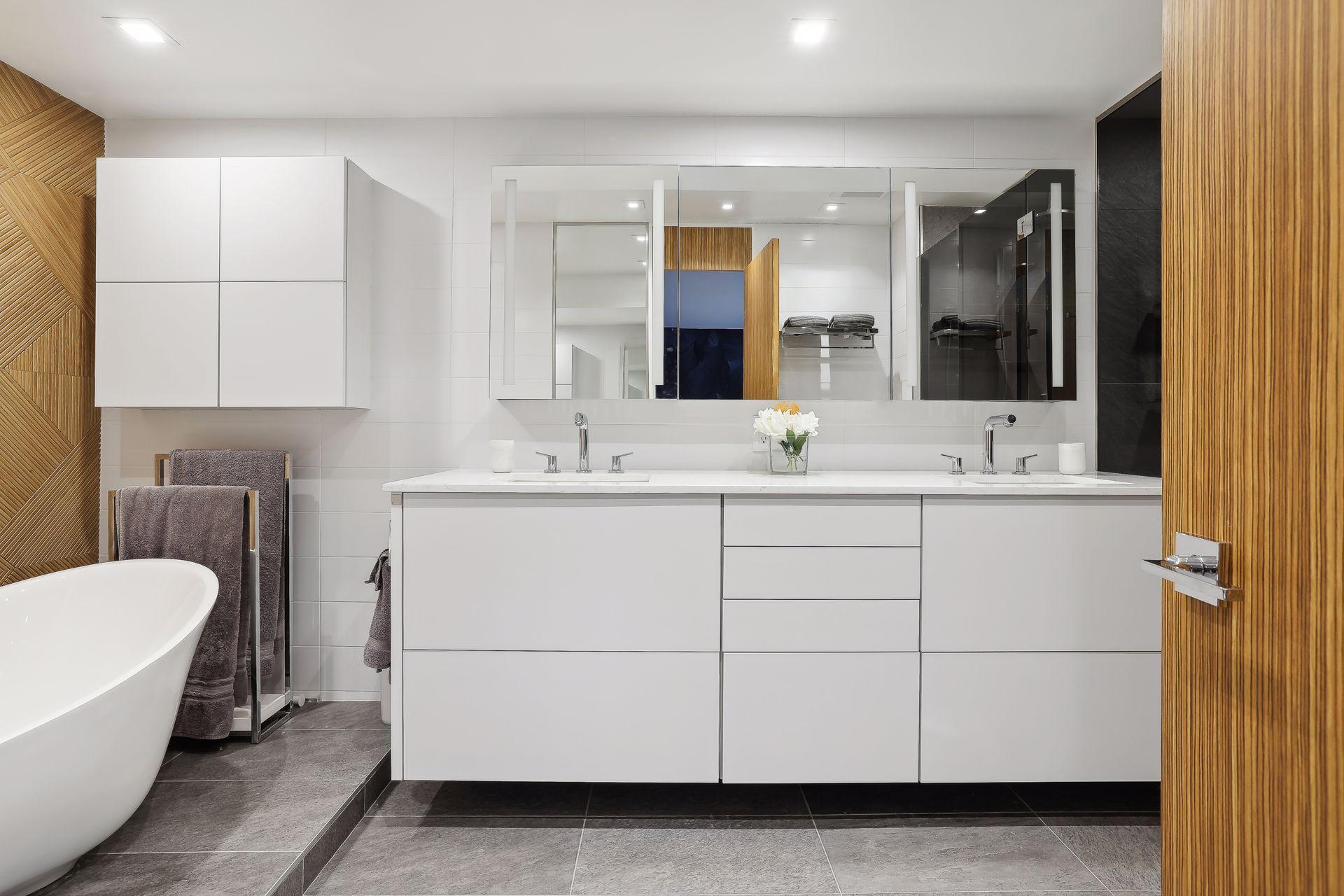 Leight cabinetry Matte white from Germany