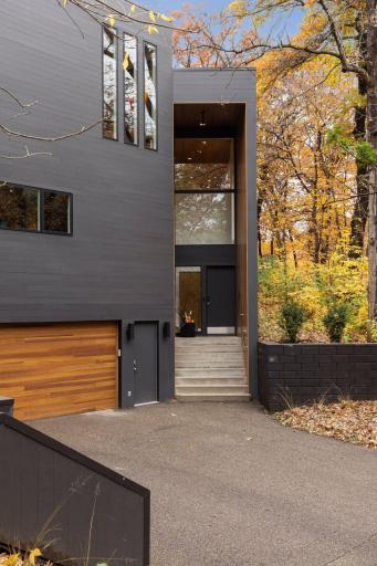 A home in the woods in the middle of Edina