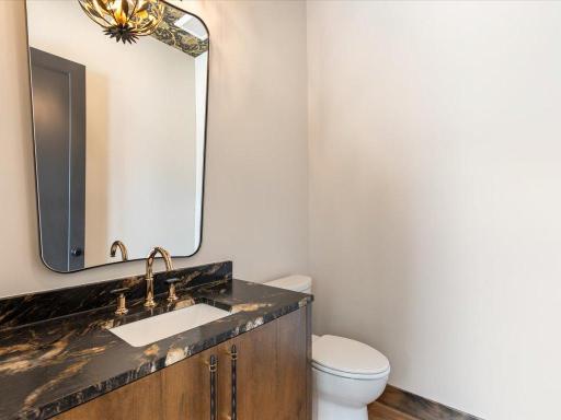 Main floor 1/2 bathroom
