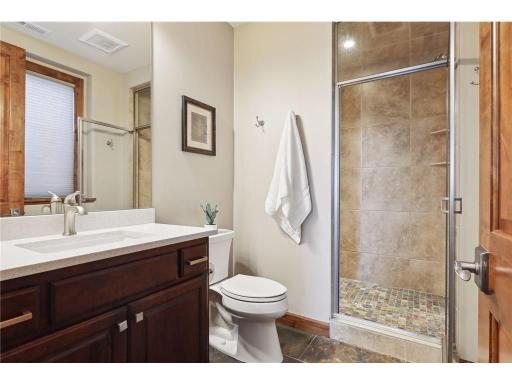 21 Crescent Lane, North Oaks, MN 55127