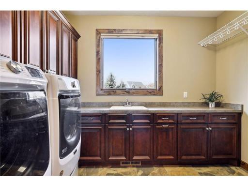 21 Crescent Lane, North Oaks, MN 55127