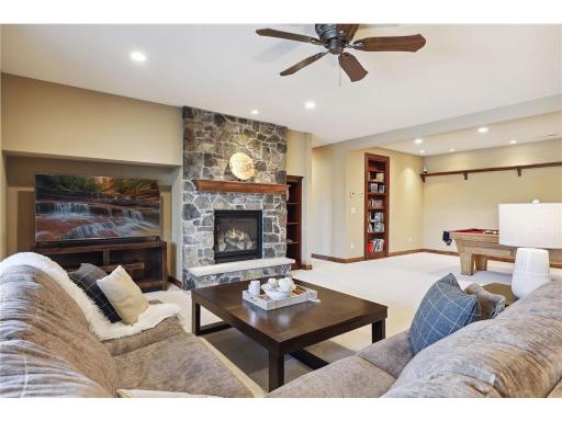 21 Crescent Lane, North Oaks, MN 55127
