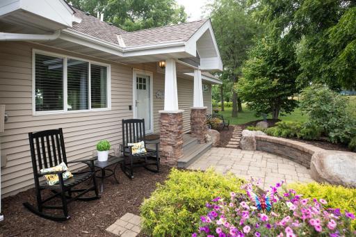 Beautiful pager sidewalk going into the front entrance.