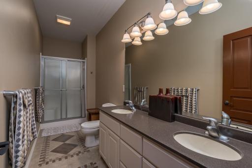 236 Woodhill Court, Mankato, MN 56001