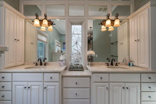 236 Woodhill Court, Mankato, MN 56001
