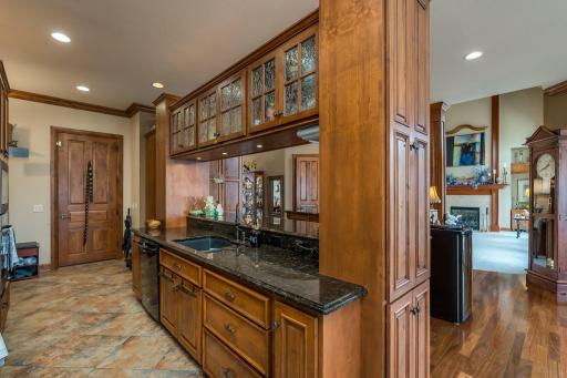 236 Woodhill Court, Mankato, MN 56001