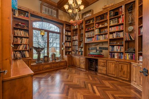 236 Woodhill Court, Mankato, MN 56001