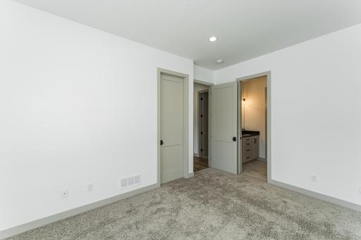 1548 Shannon Oaks Boulevard NE, Rochester, MN 55906