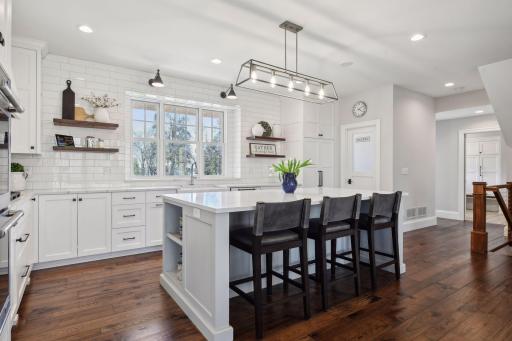 Wonderful kitchen with walk in butler pantry