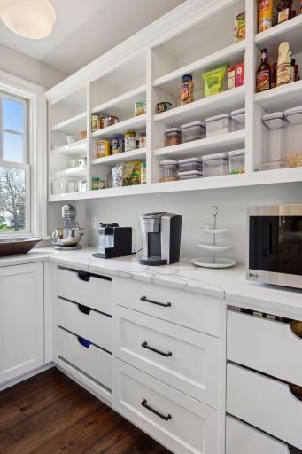 91 Wildhurst Road, Excelsior, MN 55331