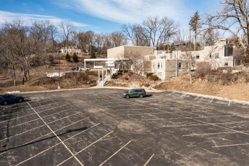 49-web-or-mls-49-Parking Lot.jpg