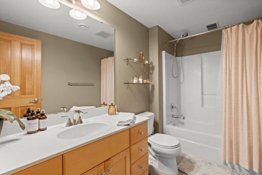 1600 Bridgewater Road, Golden Valley, MN 55422