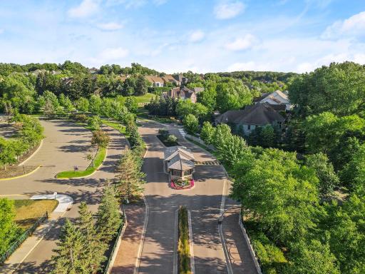 1600 Bridgewater Road, Golden Valley, MN 55422