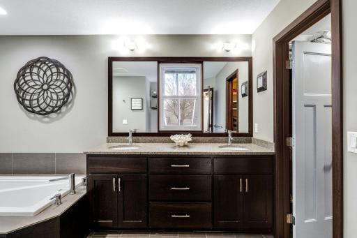 17132 Sunset Trail SW, Prior Lake, MN 55372