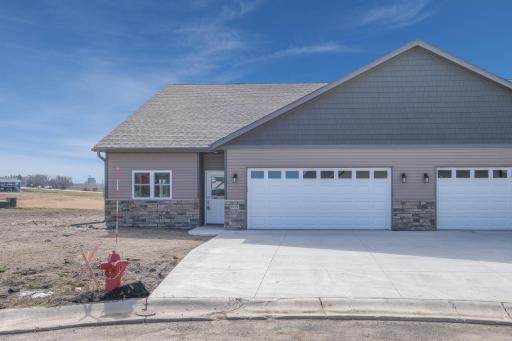 609 Northwood Place, Janesville, MN 56048