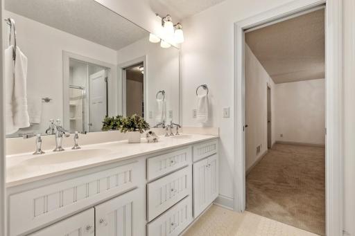 7060 millcreek Lane N, Excelsior, MN 55317
