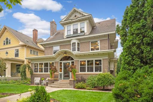 2420 Humboldt Avenue S, Minneapolis, MN 55405
