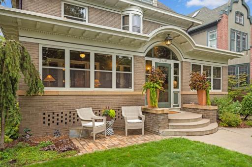 2420 Humboldt Avenue S, Minneapolis, MN 55405