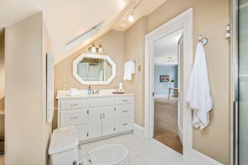 2420 Humboldt Avenue S, Minneapolis, MN 55405